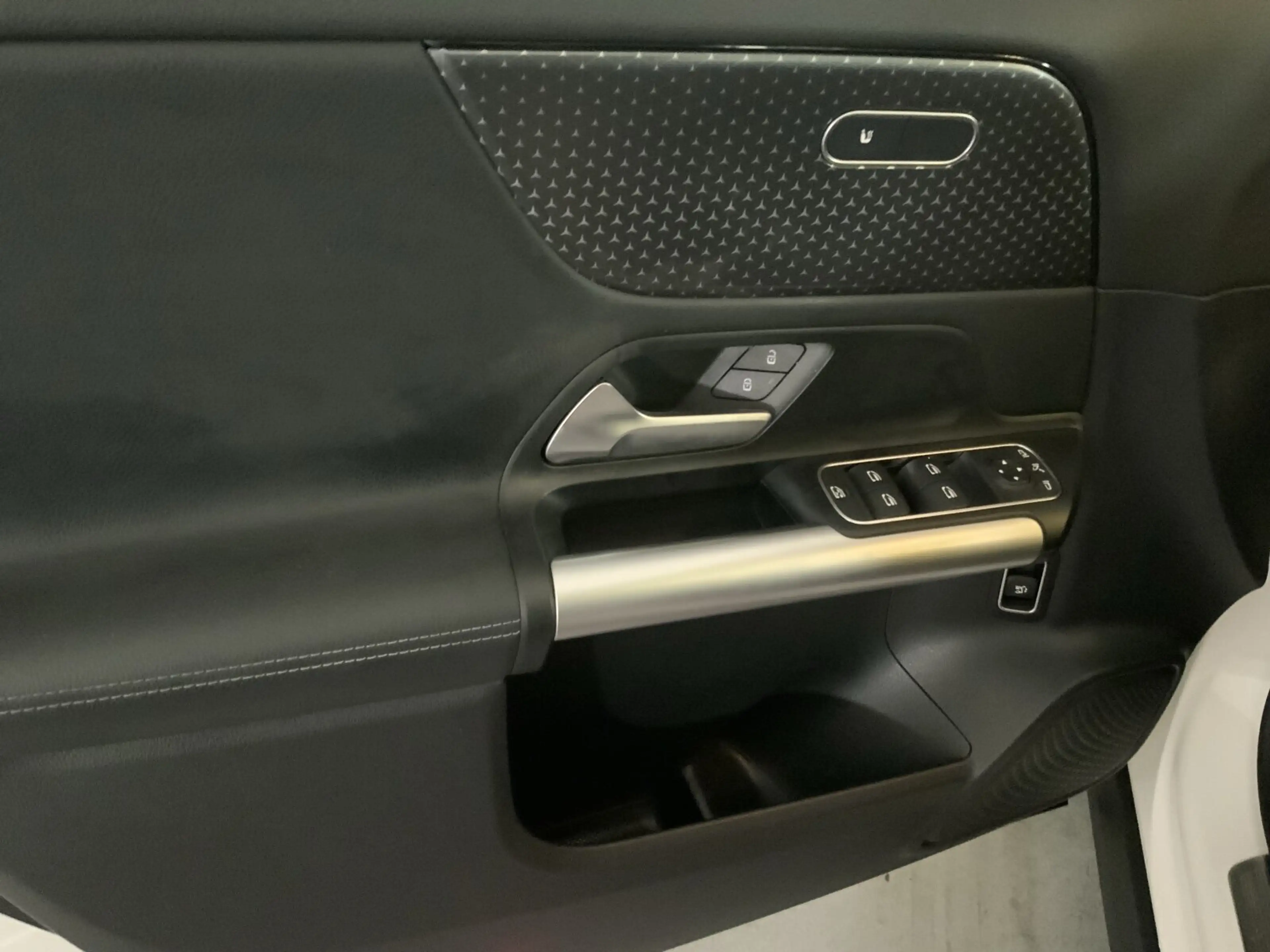 Mercedes-Benz GLA 200 GLA 200 Progressive Night Pano RüKa AppleCarPlay — photo 12