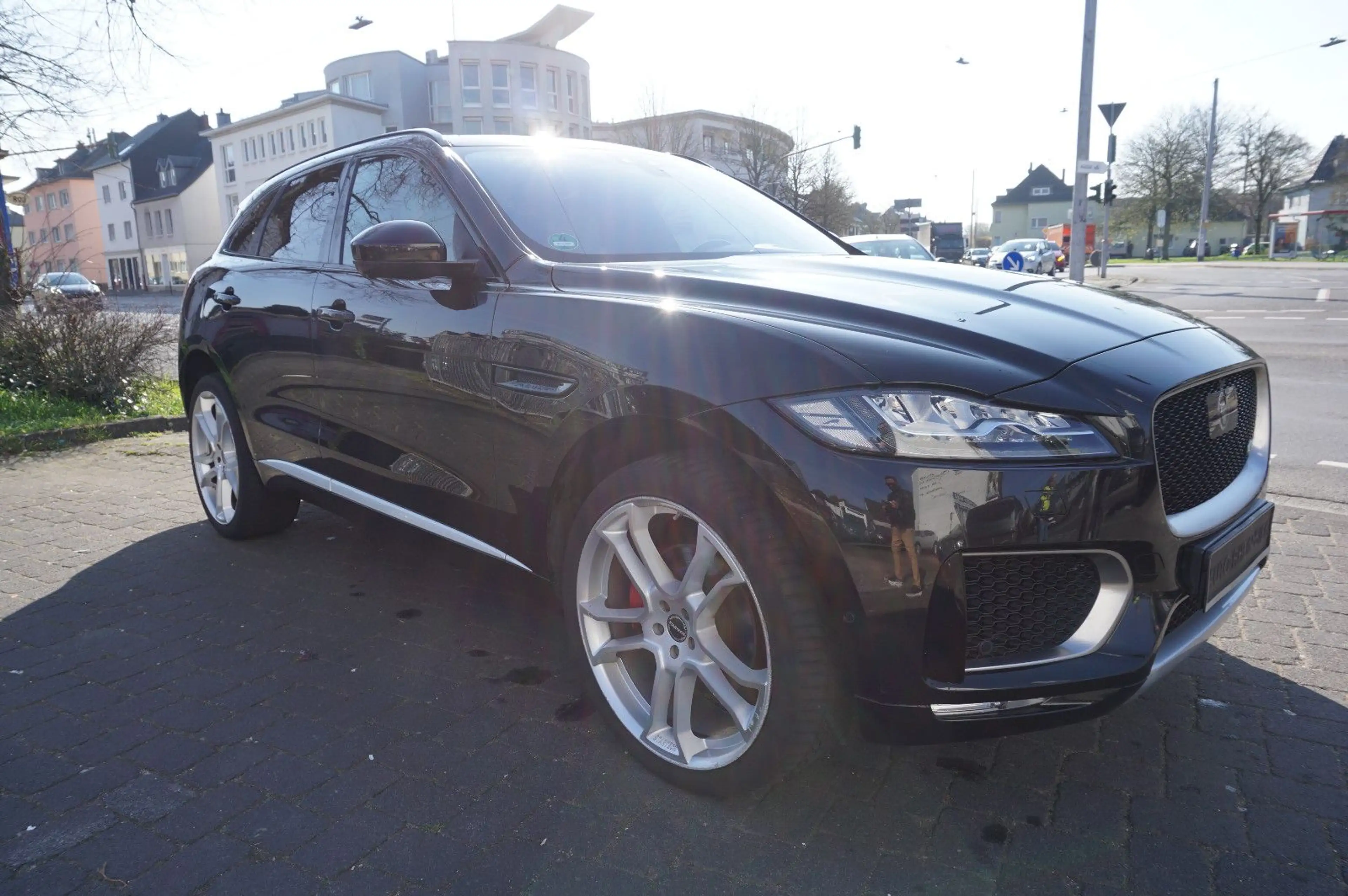Jaguar F-Pace F-PACE First Edition AWD Vollausstattung! — photo 3