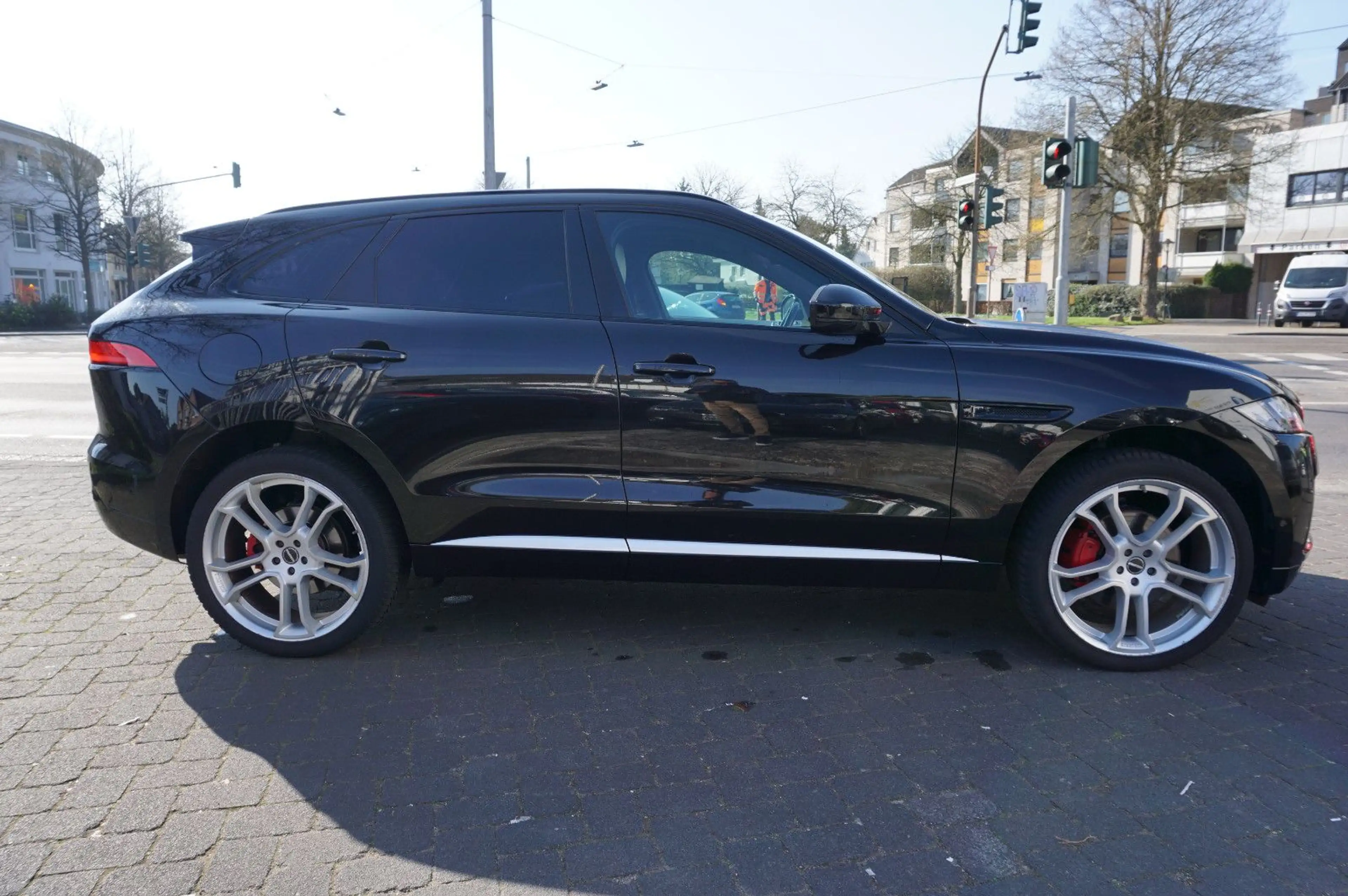 Jaguar F-Pace F-PACE First Edition AWD Vollausstattung! — photo 4