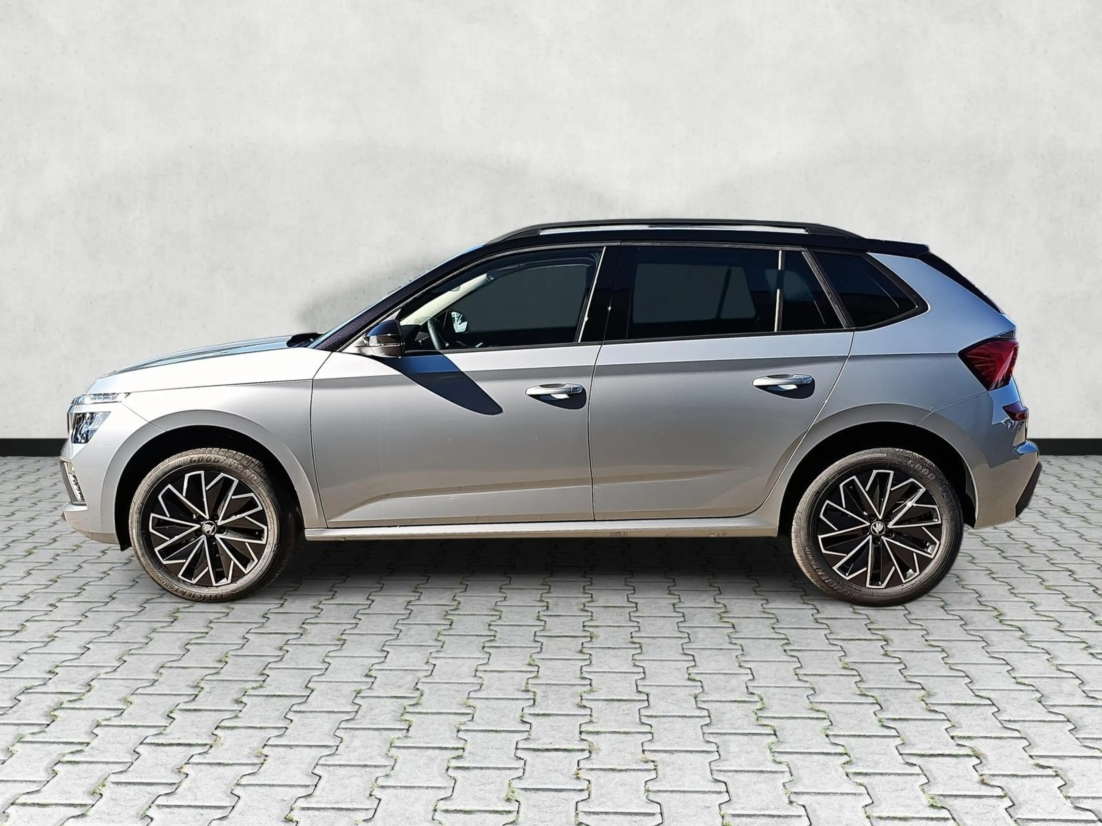 Skoda Kamiq Selection 1.0 TSI DSG Black 17Z Kamera AHK 85 k... — photo 4