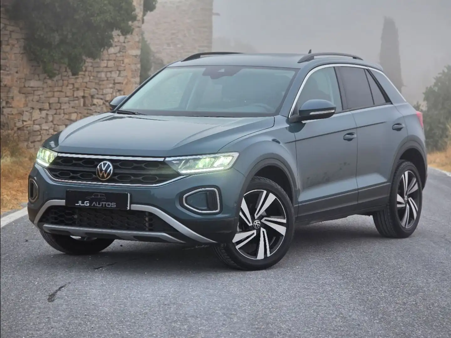 Volkswagen T-Roc 1.5 eTSI Más DSG7 110kW Azul - 1