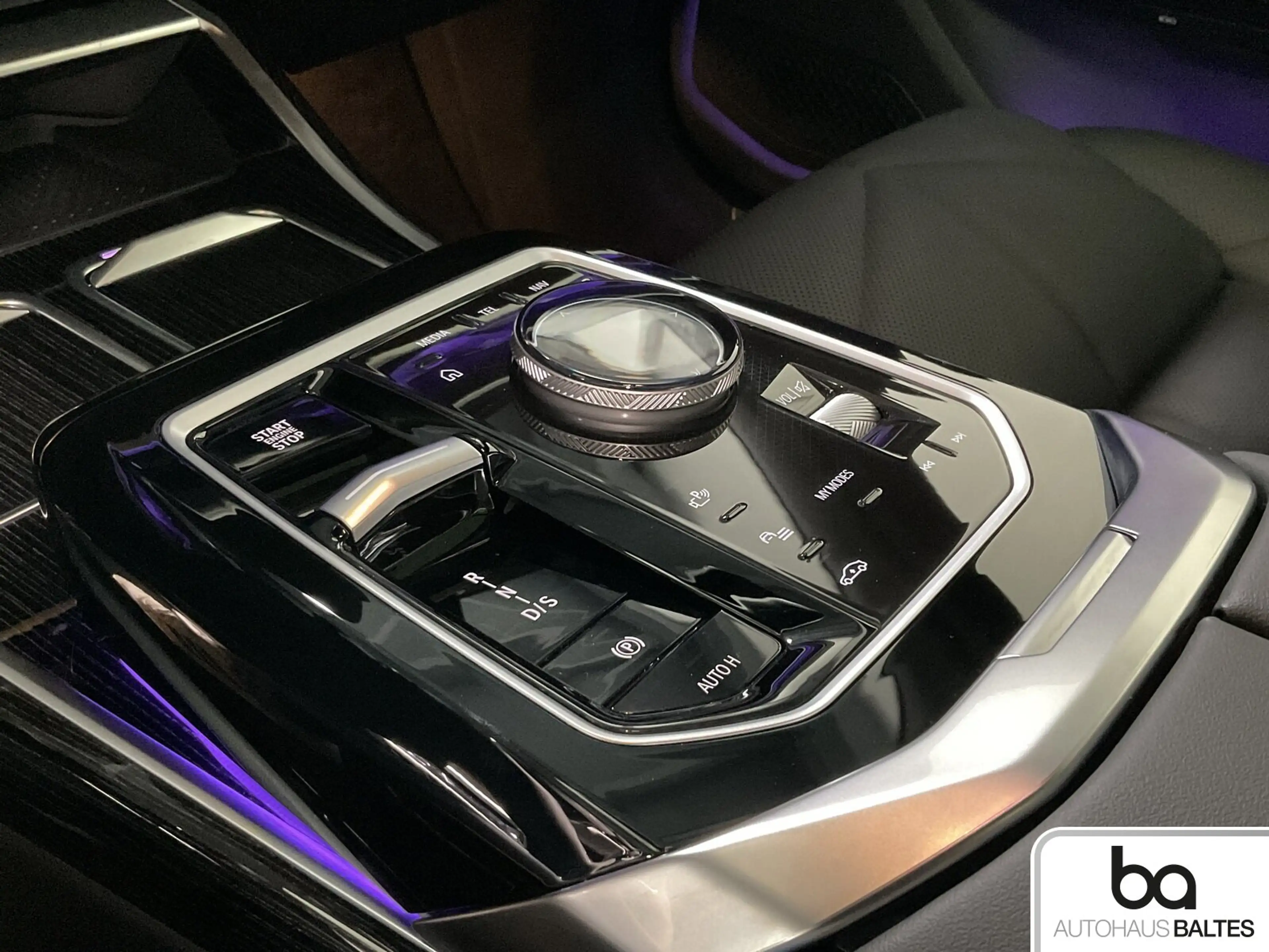 BMW 740 740d xDrive M Sport Pro 21"/AHK/Luft/B&W/360°/Soft — photo 11