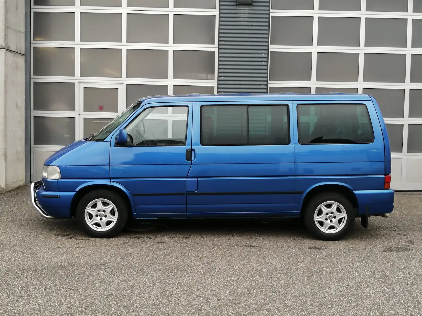 Volkswagen T4 Kombi Bus Multivan Atlantis AHK KAT Blauw - 2