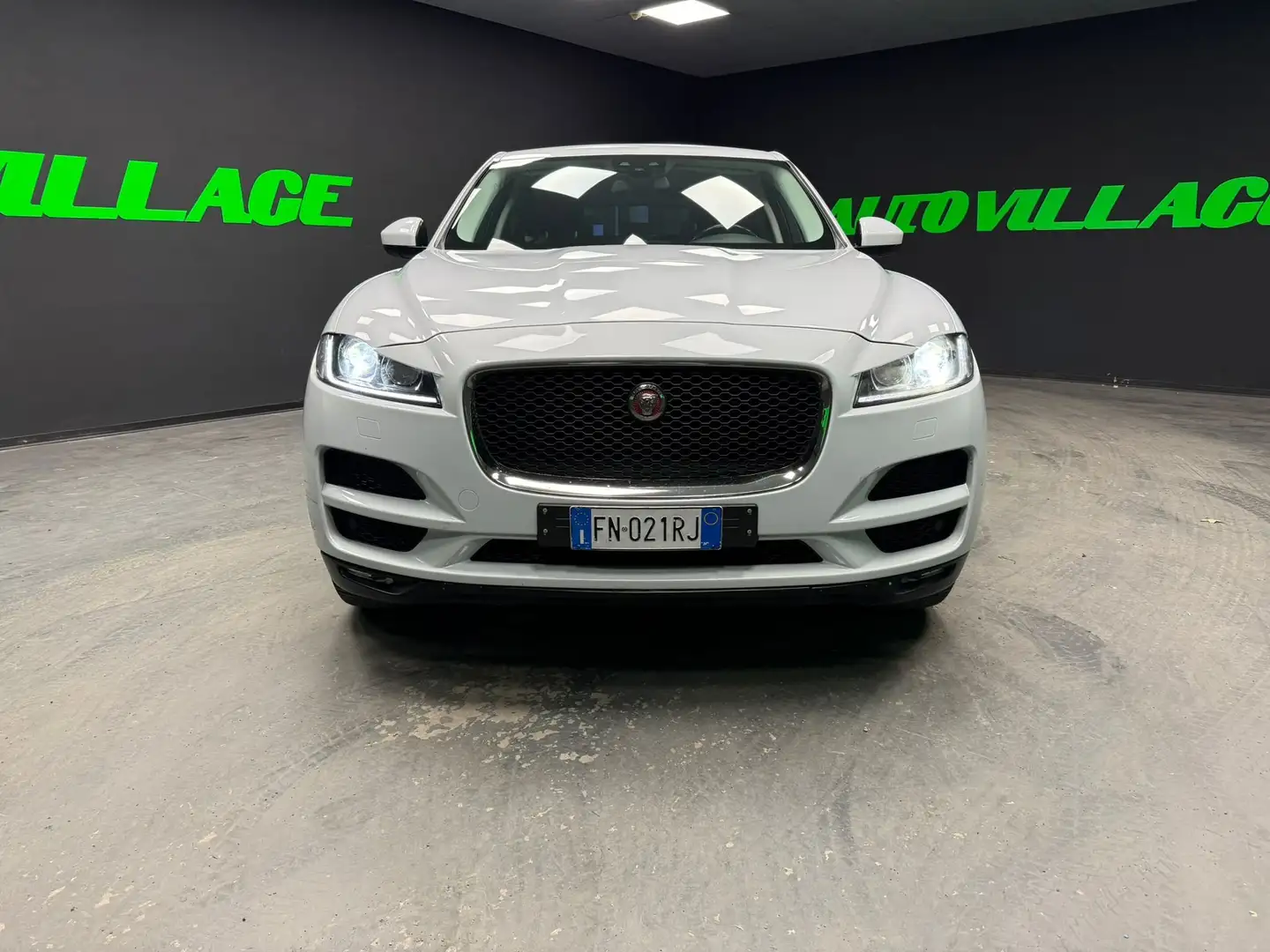 Jaguar F-Pace 2.0d i4 Prestige awd 180cv auto PREZZO REALE Bianco - 2