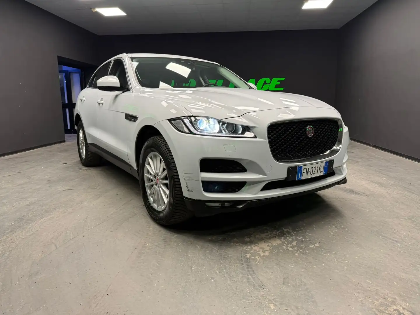 Jaguar F-Pace 2.0d i4 Prestige awd 180cv auto PREZZO REALE Bianco - 1