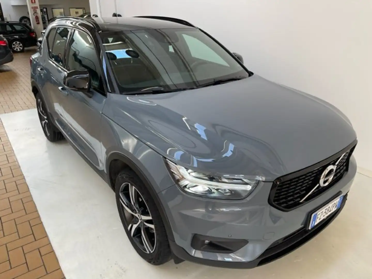 Volvo XC40 T3 Geartronic R-design Grigio - 1