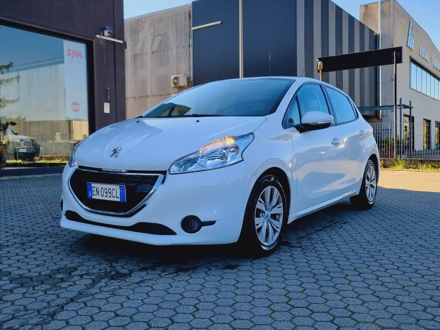 Peugeot 208 208 5p 1.4 hdi 8v Allure Bianco - 1