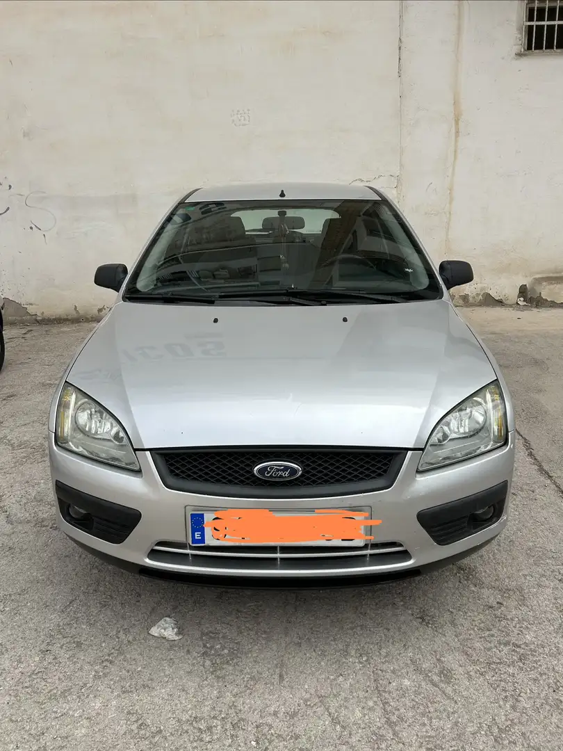 Ford Focus Gris - 2