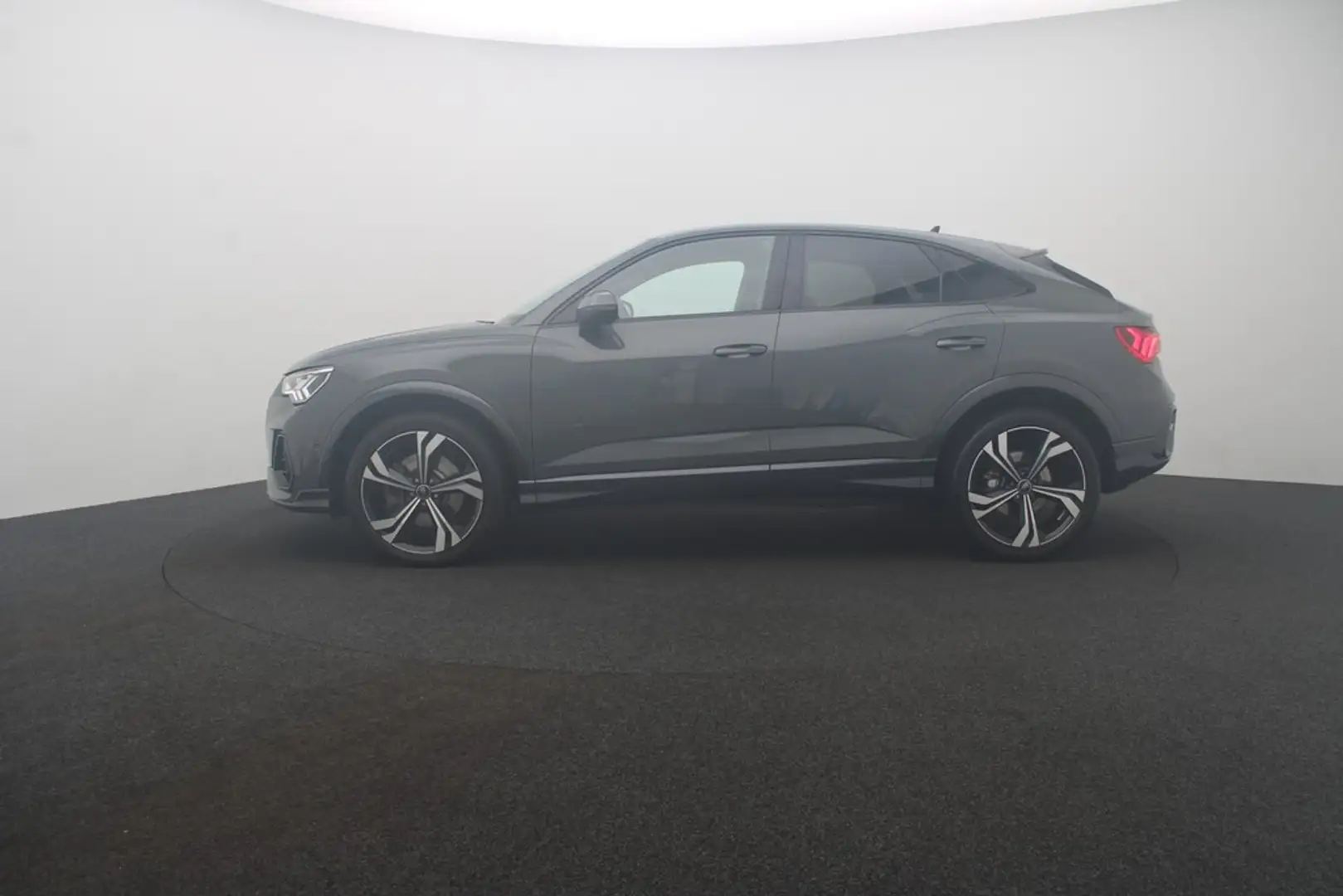 Audi Q3 40 TFSI quattro S line Matrix Navi ACC Серый - 2