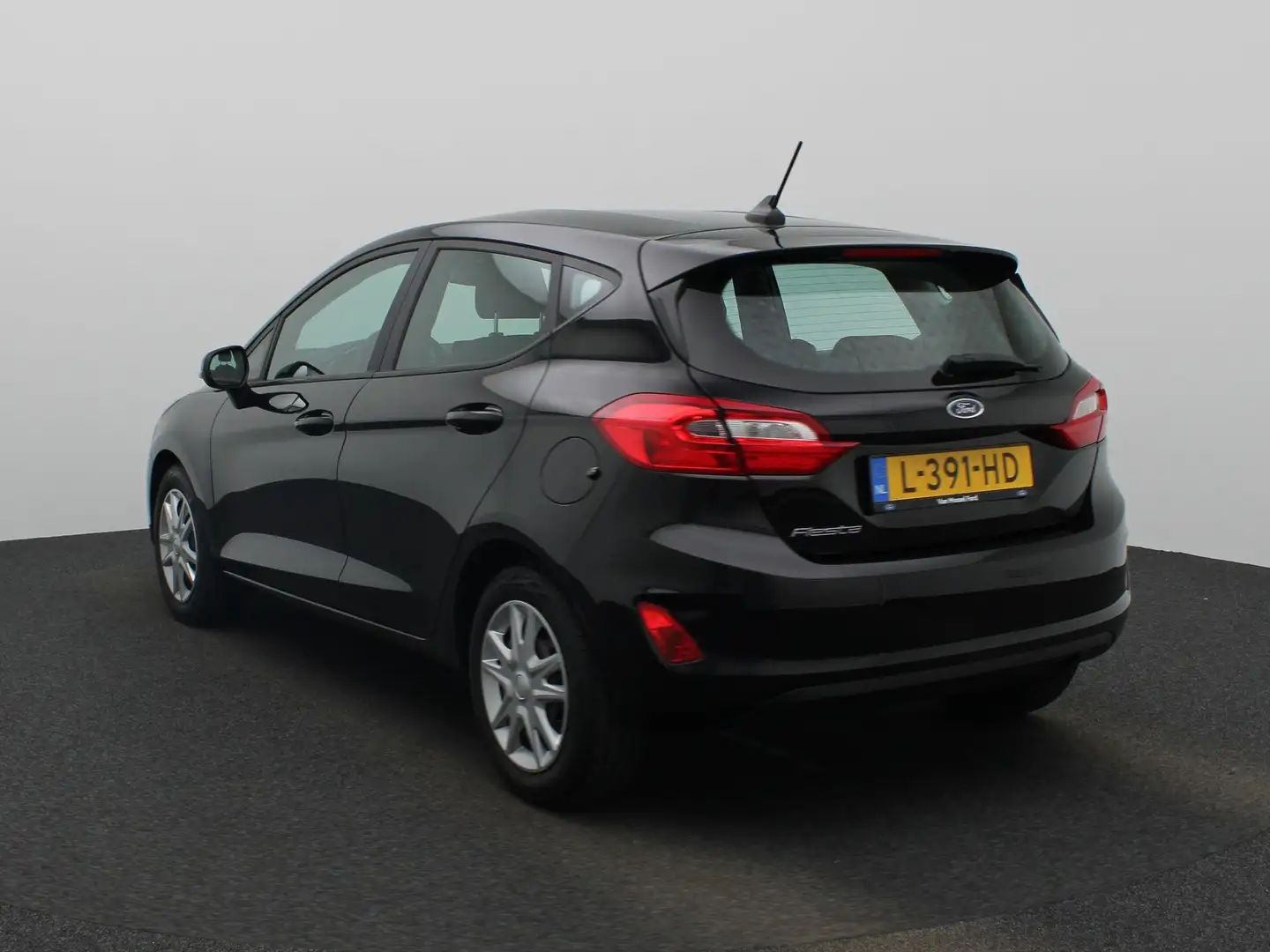 Ford Fiesta 1.0 EcoBoost Connected Zwart - 2