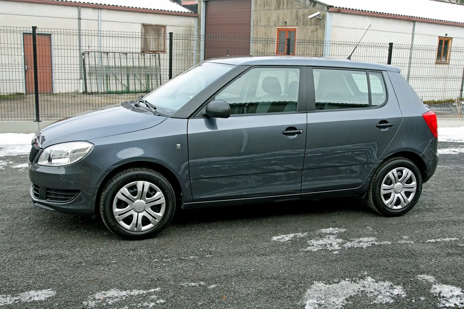 Skoda Fabia Fabia 1.2i Classic Gris - 2