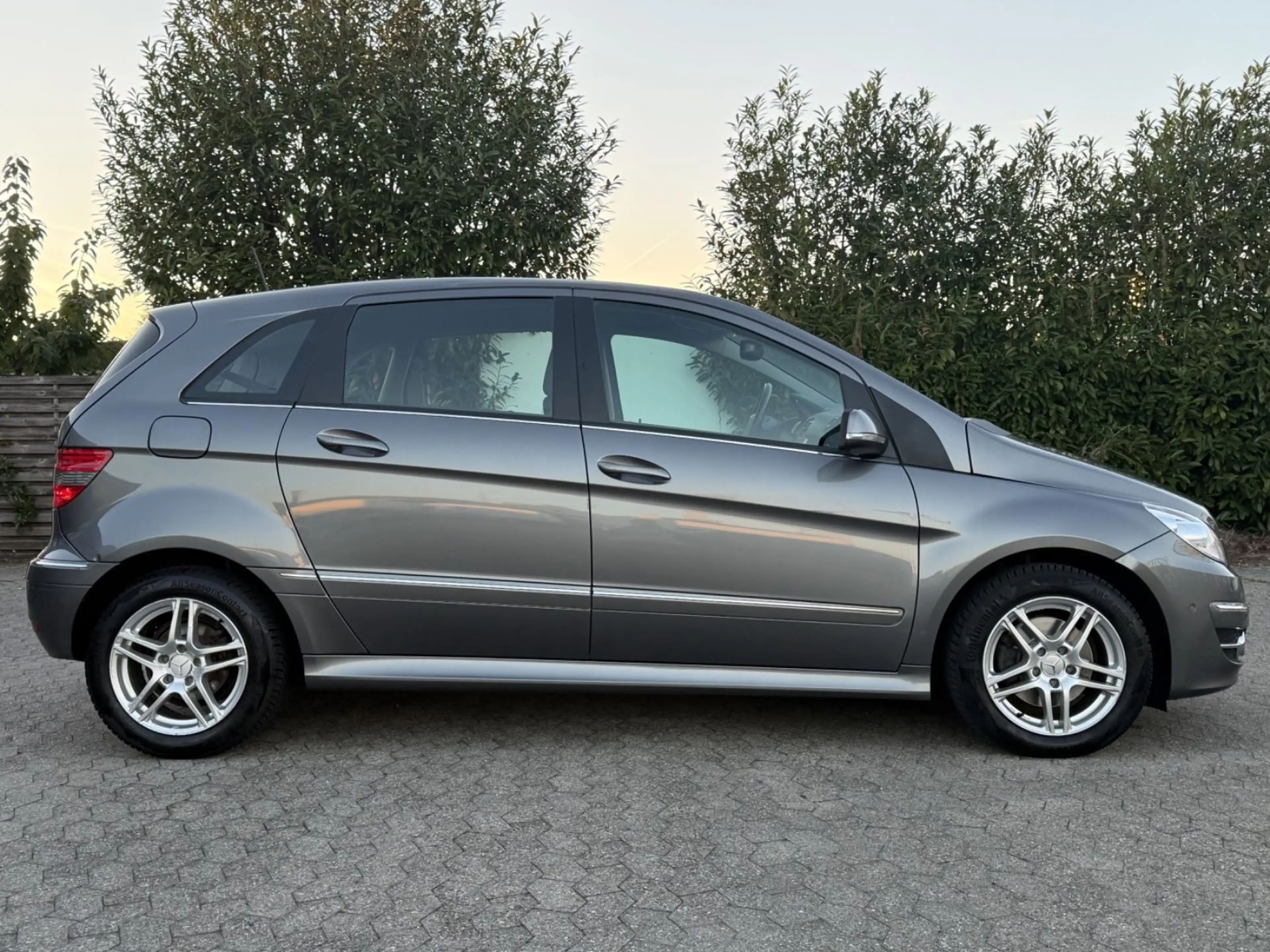 Mercedes-Benz B 200 PDC Sitzheizung Anhängerkupplung HU/AU NEU — photo 8