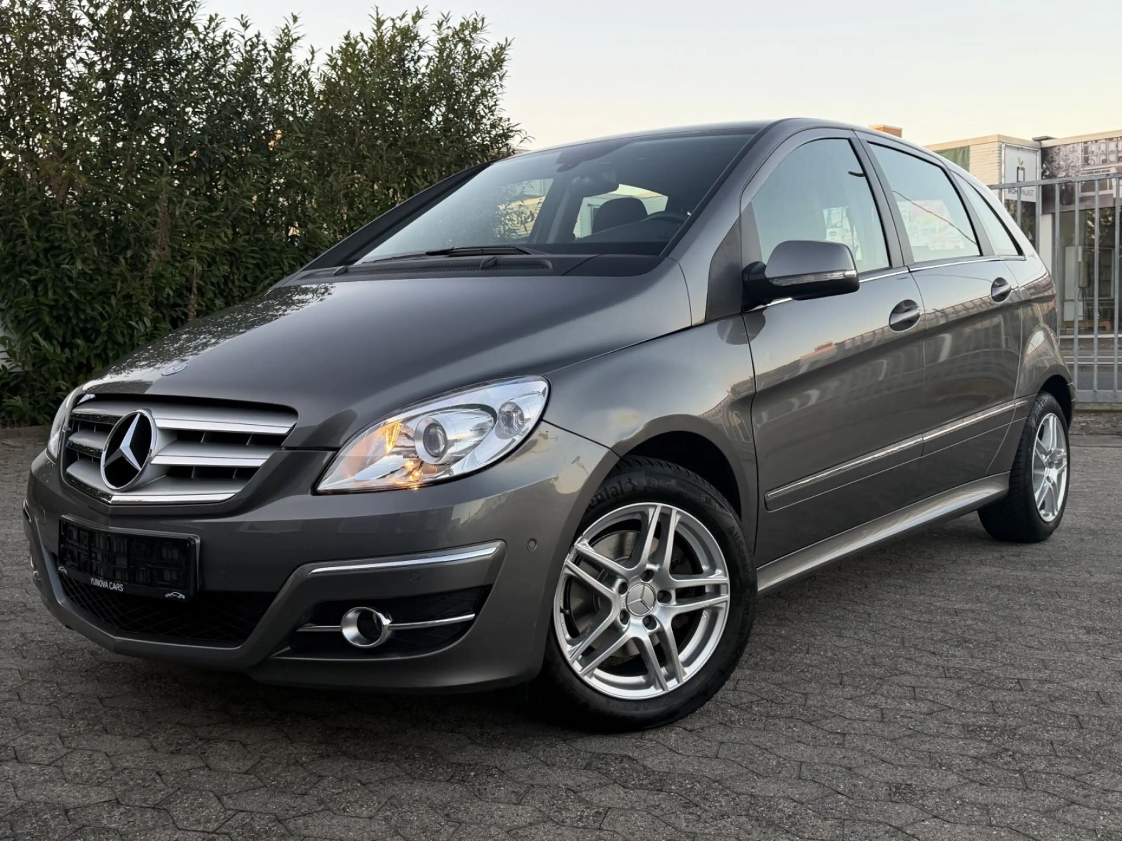Mercedes-Benz B 200 PDC Sitzheizung Anhängerkupplung HU/AU NEU — photo 3
