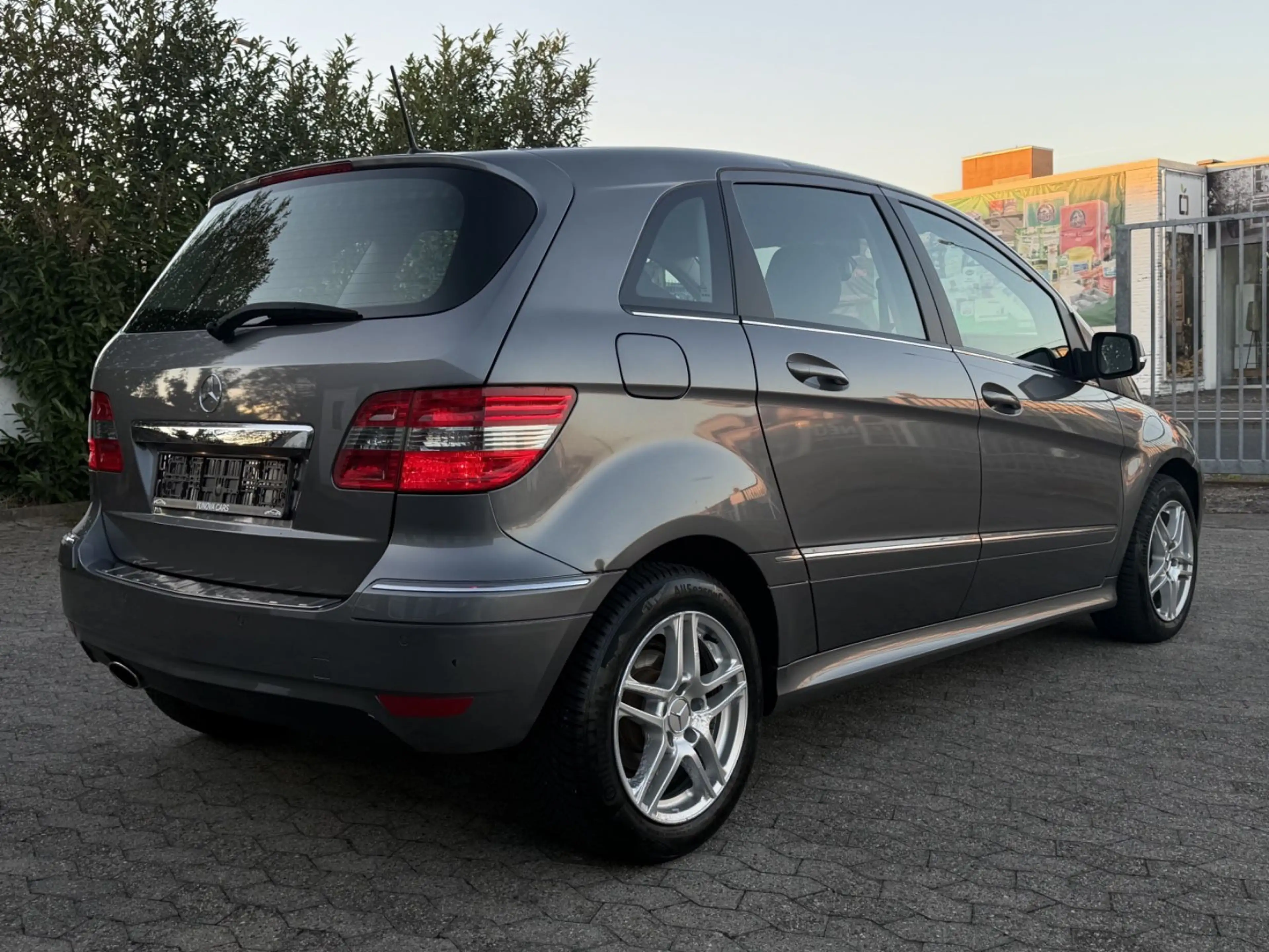 Mercedes-Benz B 200 PDC Sitzheizung Anhängerkupplung HU/AU NEU — photo 7