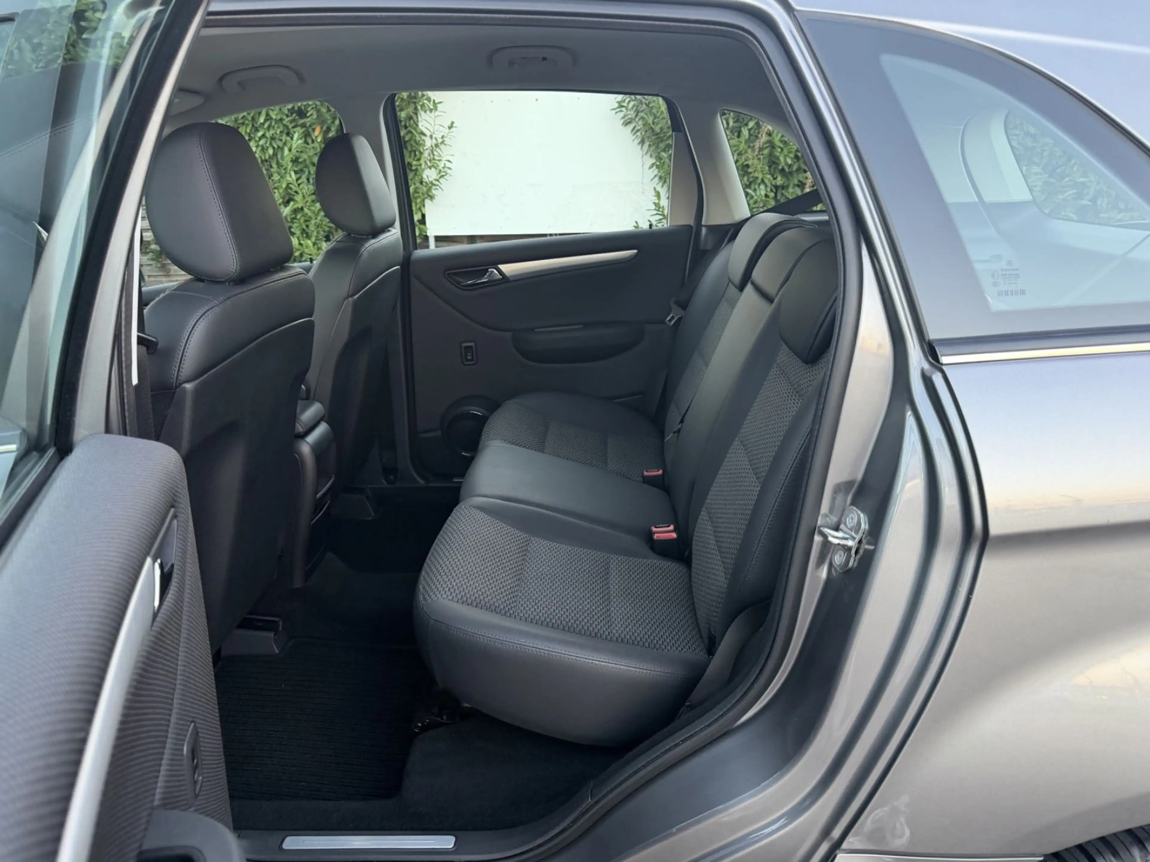Mercedes-Benz B 200 PDC Sitzheizung Anhängerkupplung HU/AU NEU — photo 13