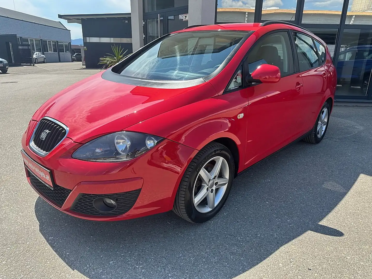 SEAT Altea XL Chili 1,6 CR TDi Rot - 1