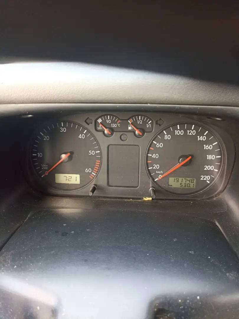 Volkswagen T4 Caravelle mit neuem Tüv, neuem Zahnriemen und Wasserpumpe, - 2