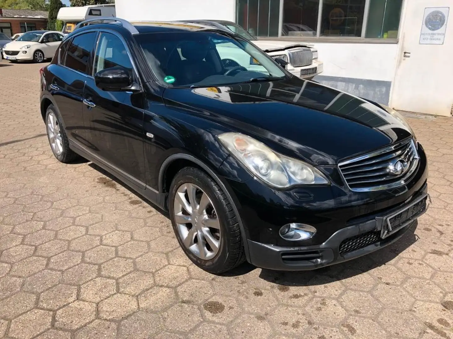 Infiniti EX30 EX37 3.0 D V6 Černá - 1
