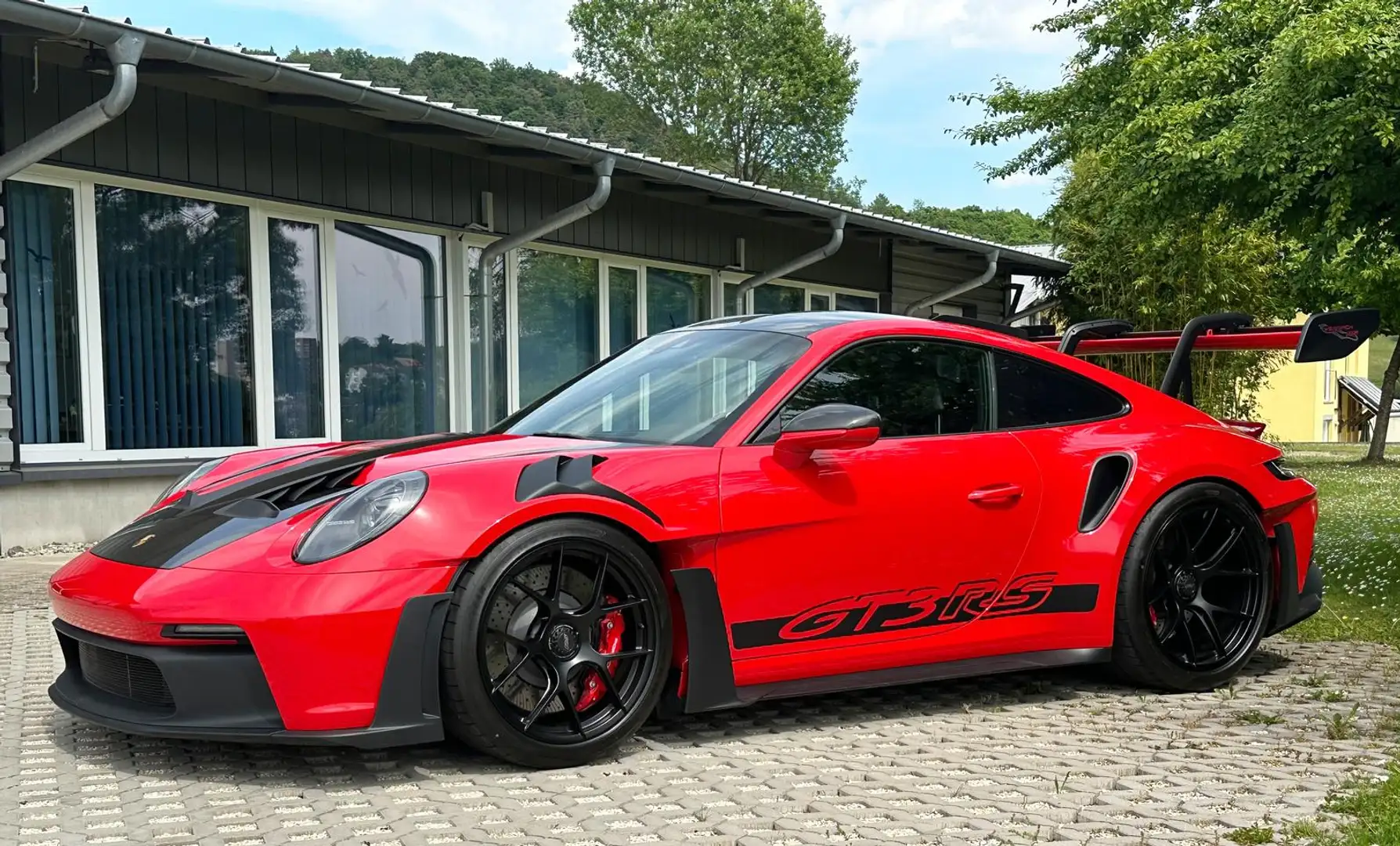 Porsche 992 911 GT3 RS Weissach Paket, Carbon, deutsches Fzg Червоний - 1