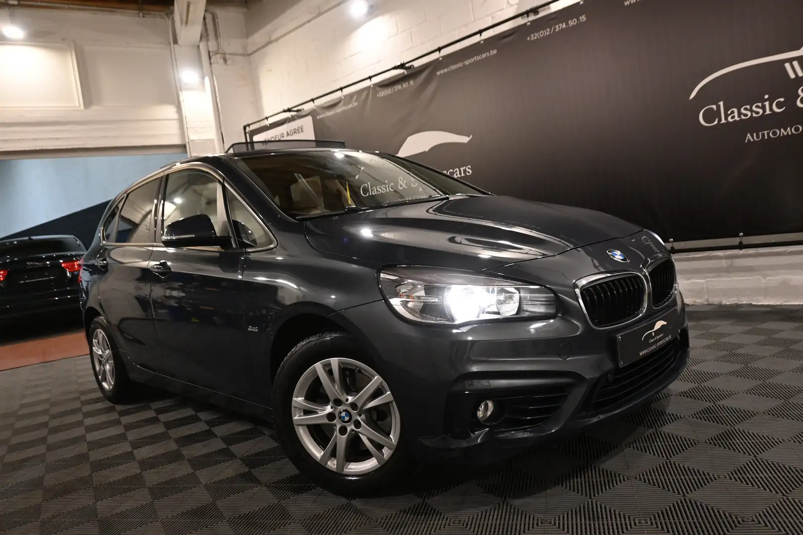 BMW 218 218iA Active Tourer / AUTO / TOIT PANO / GPS NAVI Gris - 2