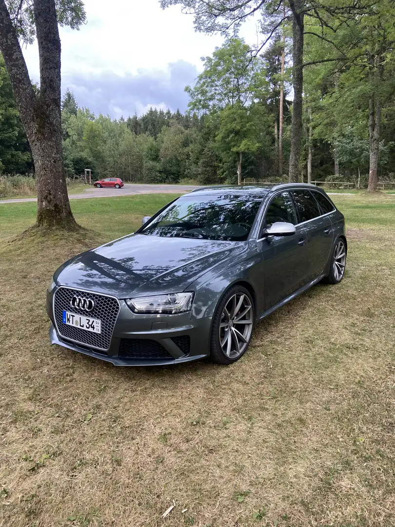 Audi RS4 Avant S tronic - 1