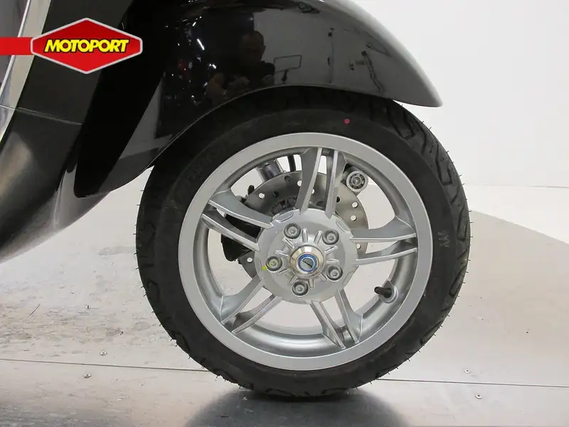 Vespa Primavera - foto 7