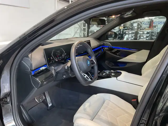 BMW M view 6