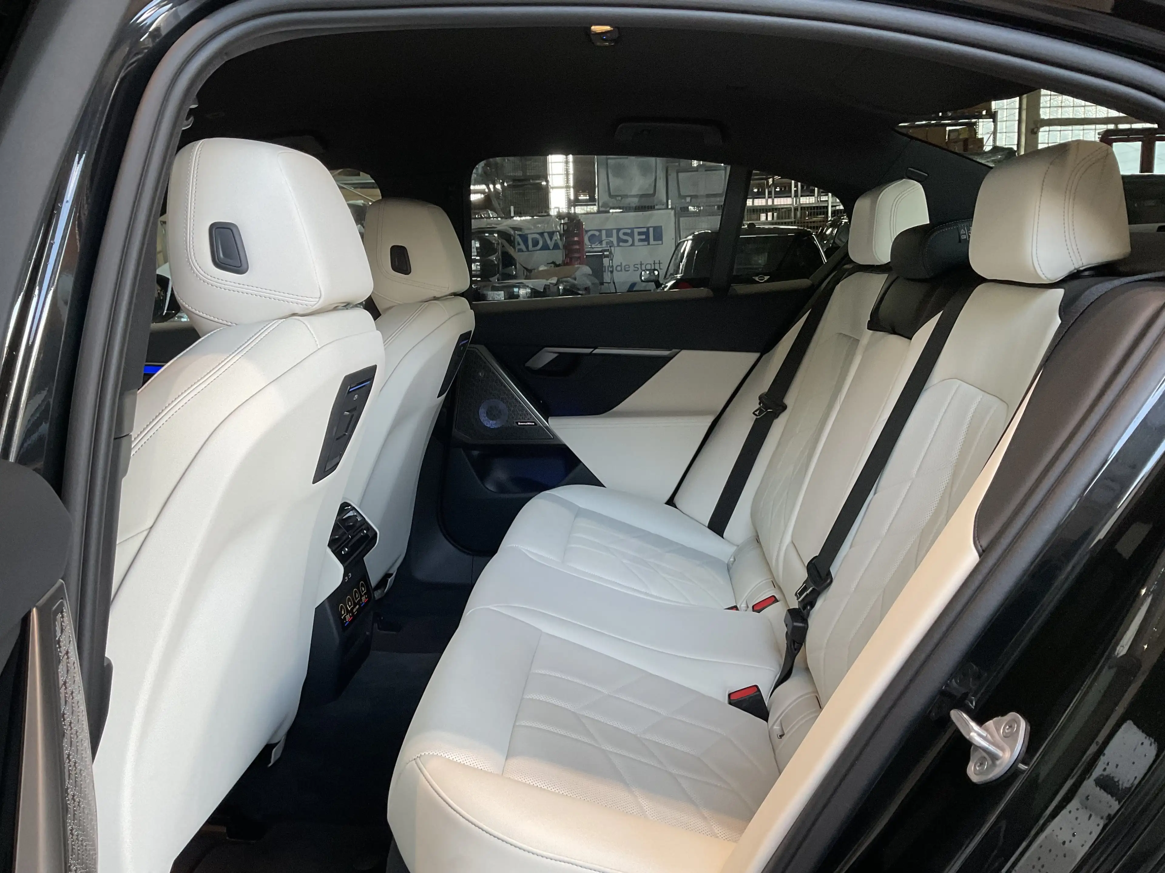 BMW 550 e xDrive |Sitzbelüft. |M Sportpaket |Bowers & Wilk — photo 9