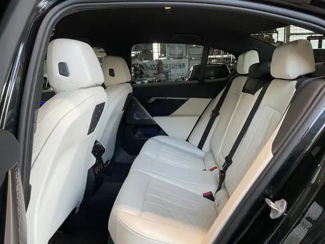 BMW M view 9