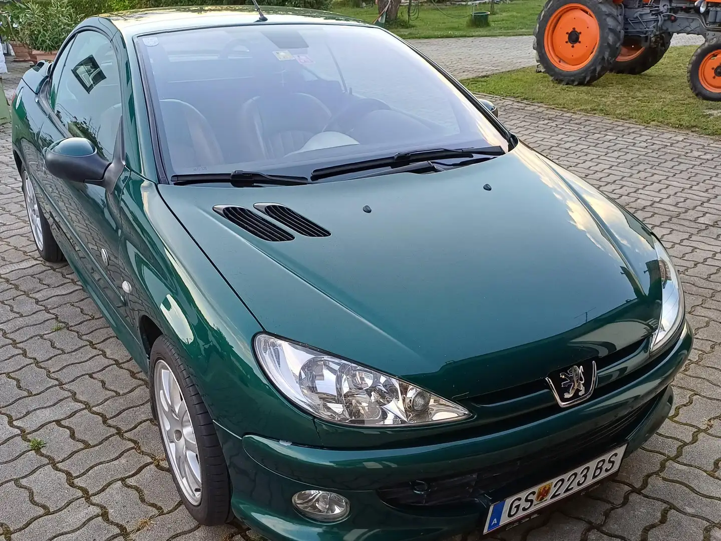 Peugeot 206 206 CC Roland Garros 1,6 16V Roland Garros Grün - 2