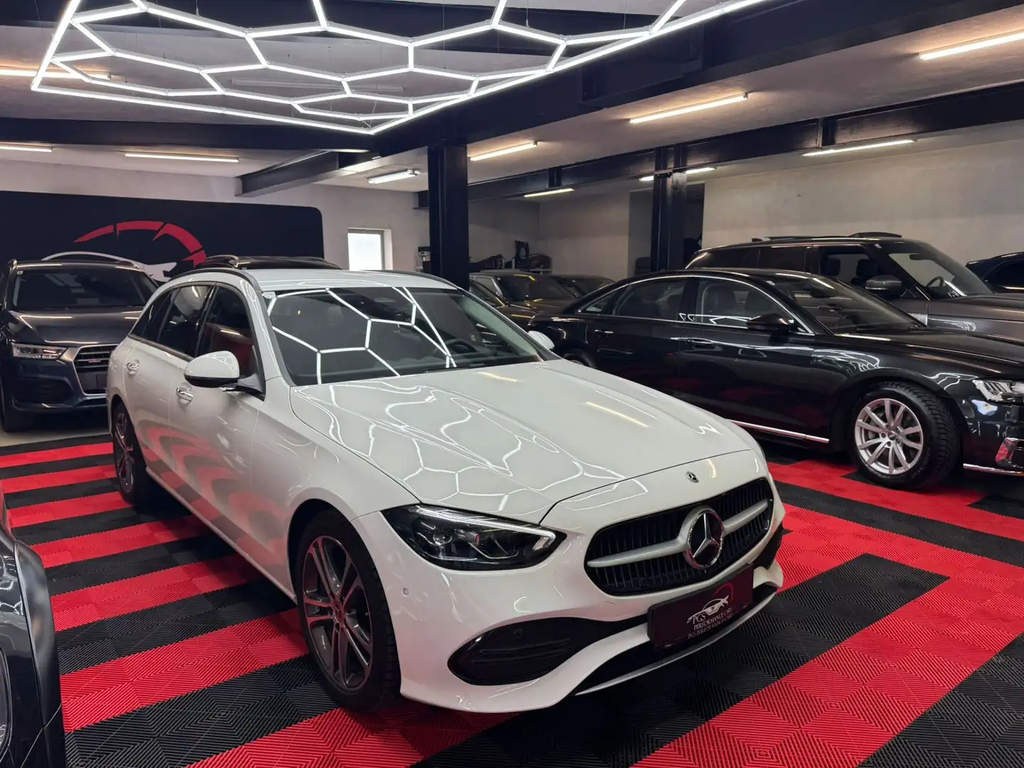 Mercedes-Benz C 180 T Aut. Weiß - 1