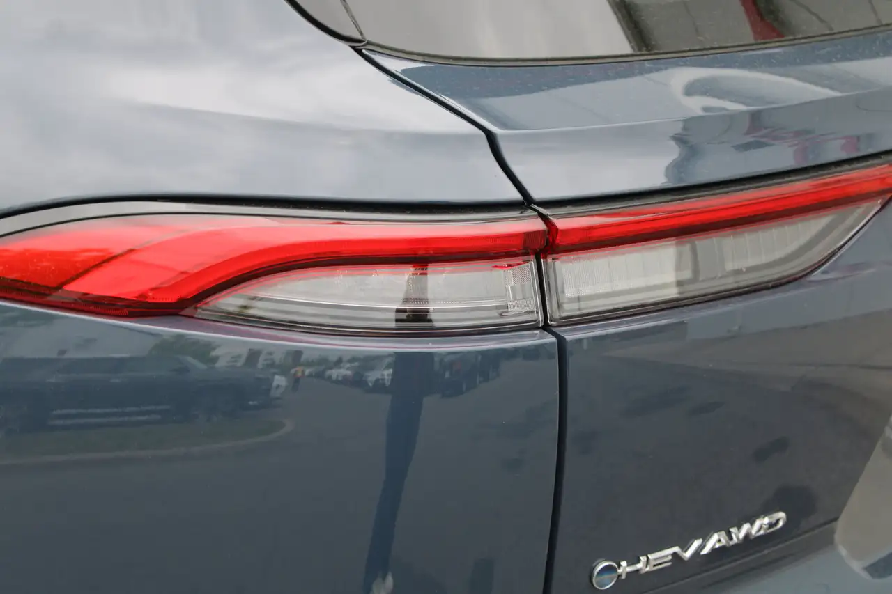 Toyota Crown снимка Toyota Crown