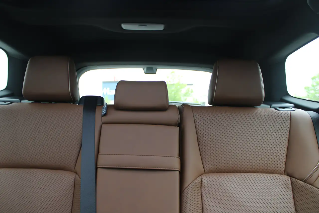 Toyota Crown снимка Toyota Crown