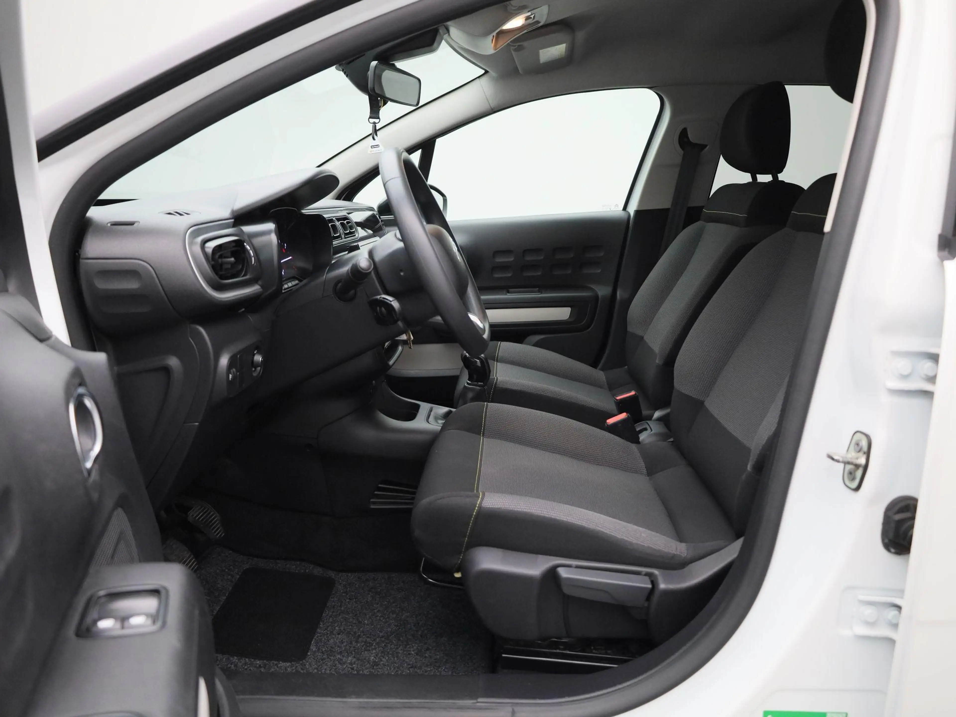 Citroen C3 1.2 PureTech S&S MAN Feel — photo 11