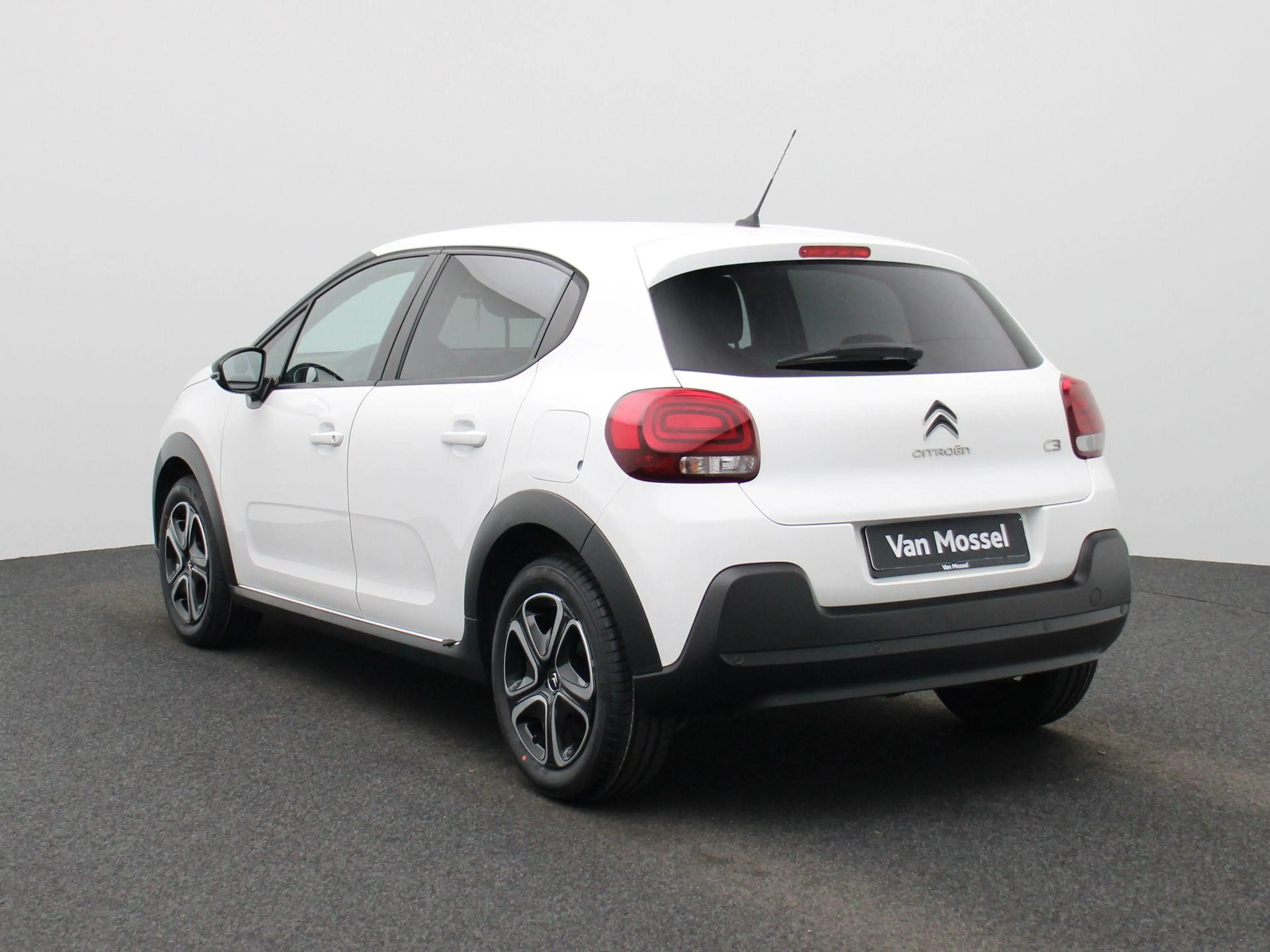 Citroen C3 1.2 PureTech S&S MAN Feel — photo 2