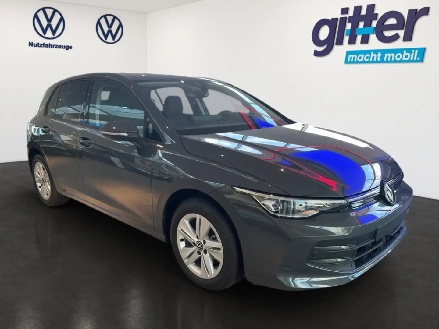 Volkswagen Golf VIII Lim. 1.5 TSI 85 kW Life NAVI ALU Digitales Co Gris - 2