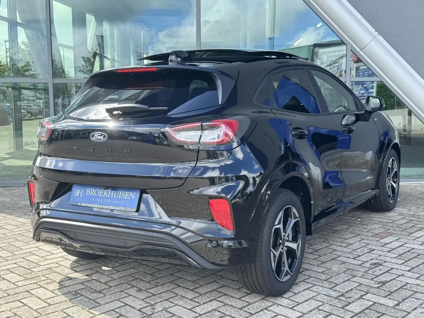 Ford Puma 1.0 EcoBoost Hybrid ST-Line 155pk Automaat / Panor Zwart - 2