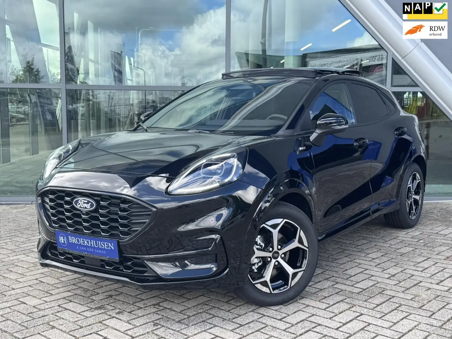 Ford Puma 1.0 EcoBoost Hybrid ST-Line 155pk Automaat / Panor Zwart - 1