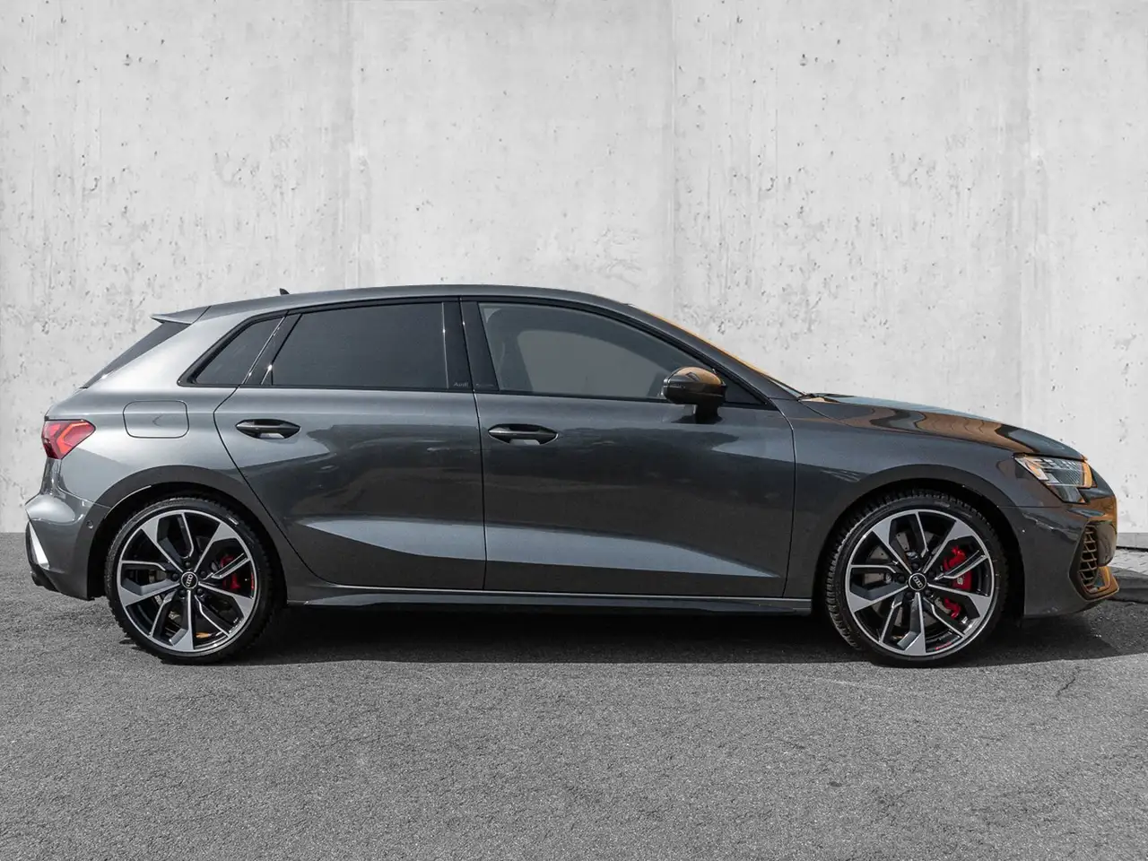 Audi S3 Sportback 2.0 TFSI quattro S tronic 5