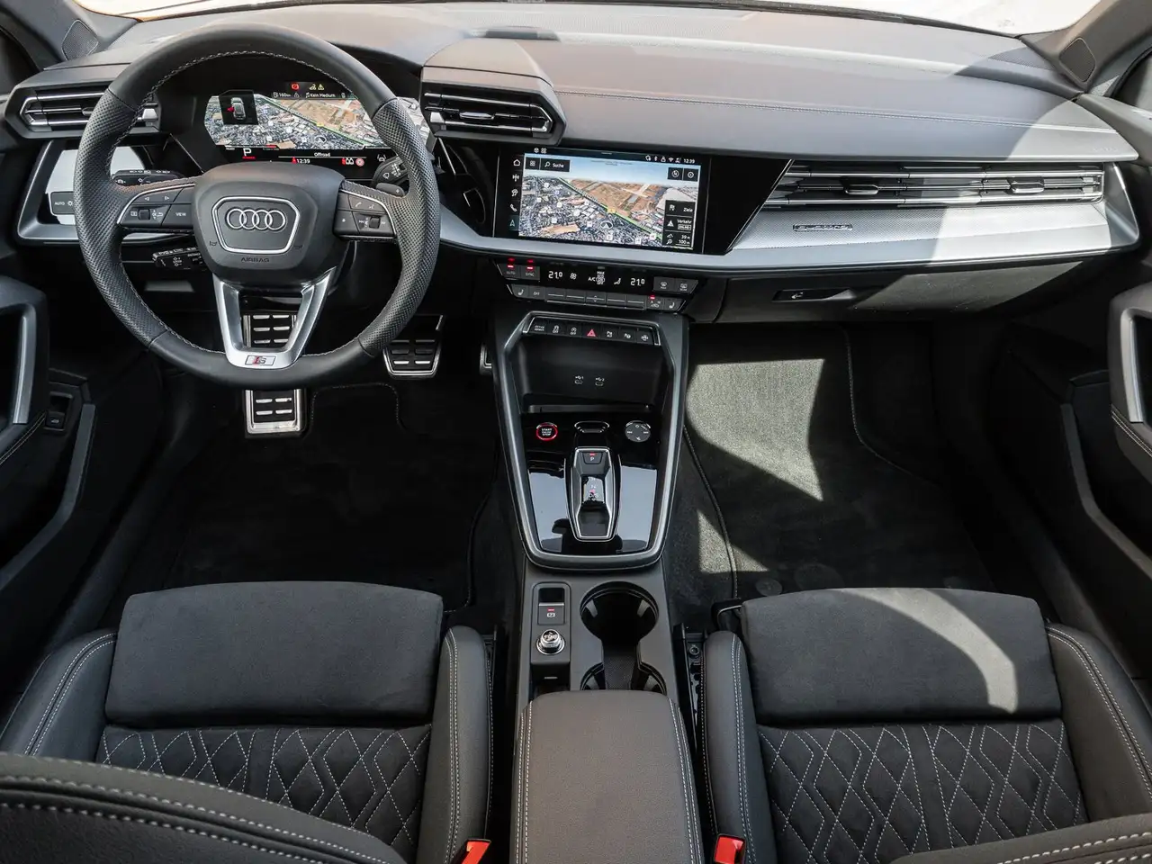 Audi S3 Sportback 2.0 TFSI quattro S tronic 10