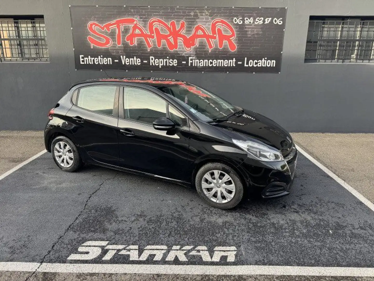 Peugeot 208 1.6 BLUEHDI 75CH ACCESS 5P Schwarz - 1