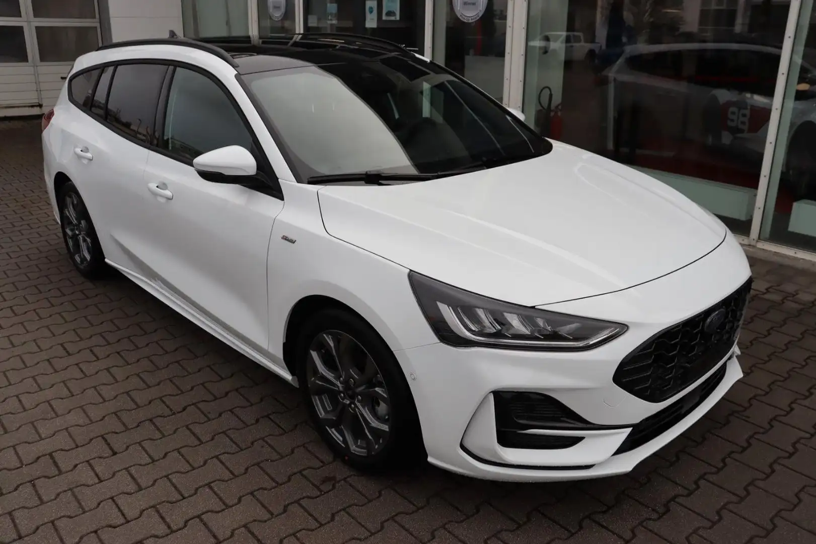 Ford Focus ST-Line X 1.0 B&O PANODACH 4,99%  FIN* Weiß - 2