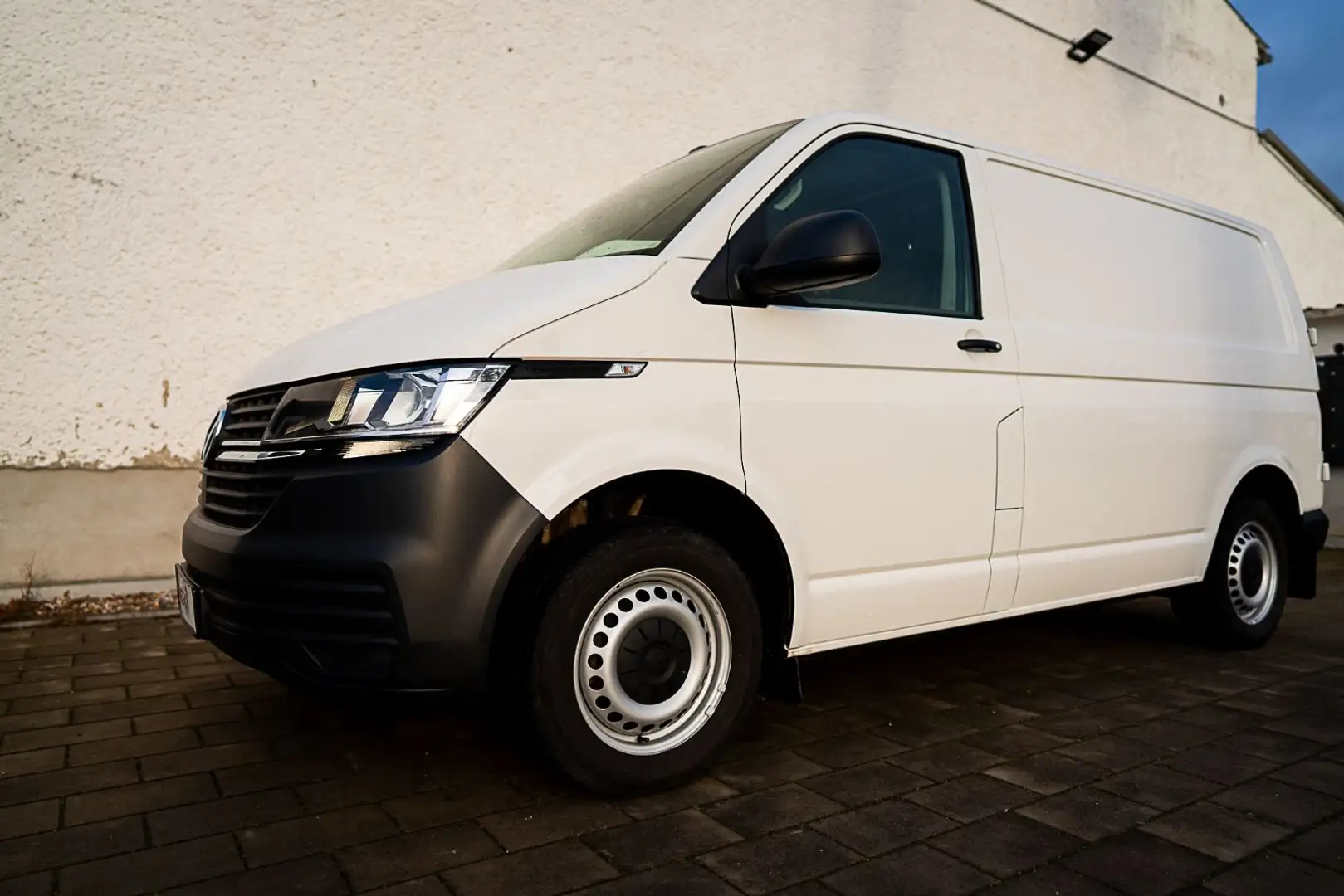 Volkswagen T6 Transporter T6.1 Transporter 2.0 TDI Kasten FWD / Navi Temp Weiß - 2