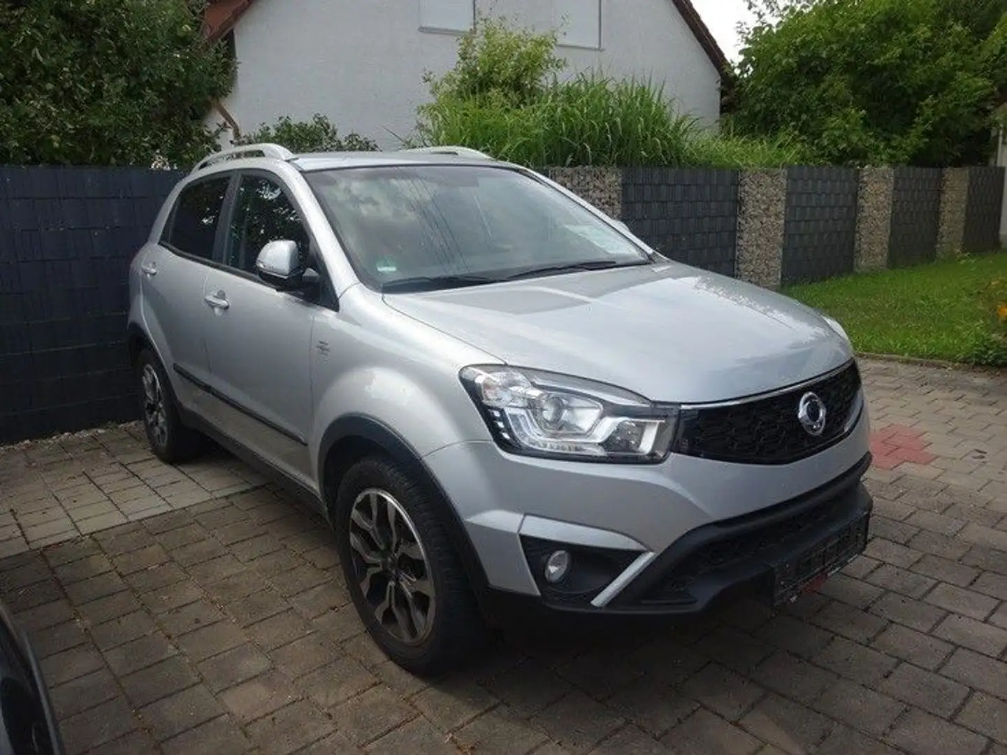 SsangYong Korando 2.2 D AT Sapphire 4WD*LEDER*SITZH.* Argintiu - 2