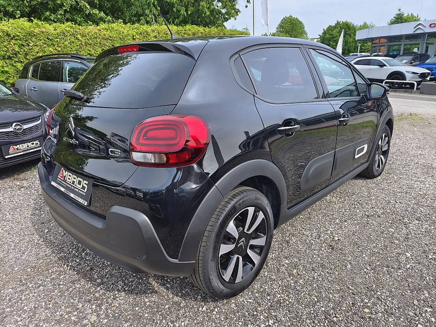 Citroen C3 PureTech 83 S&S 5-Gang-Manuell SHINE "Black Edi... Schwarz - 2