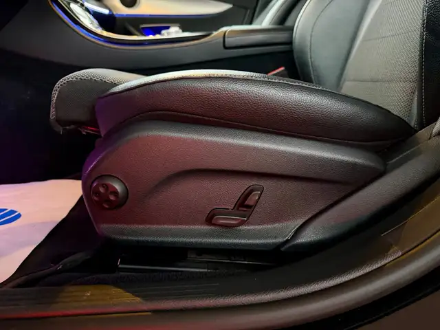 Mercedes-Benz E-Class view 13