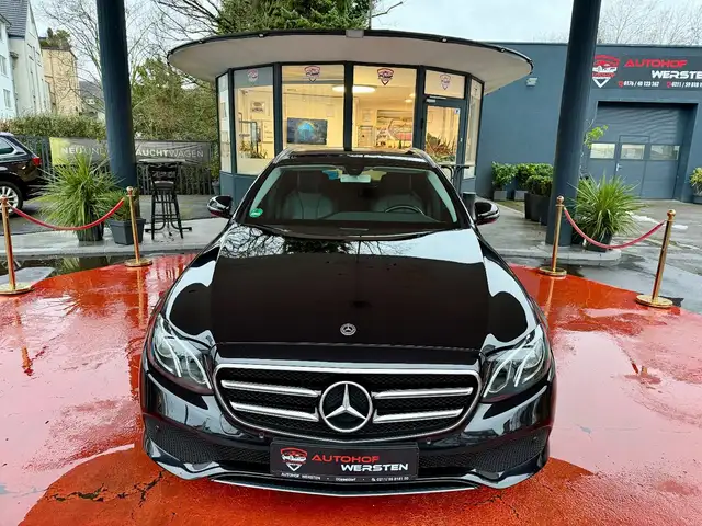 Mercedes-Benz E-Class view 8