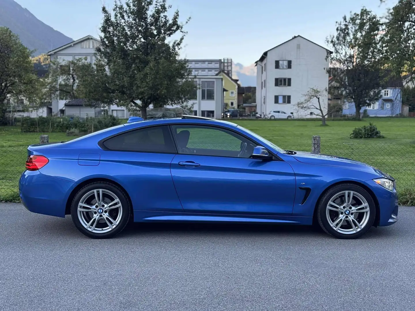 BMW 425 D M Sport Coupe  ESTORILBLAU *224PS *ALCANTARA Blau - 2