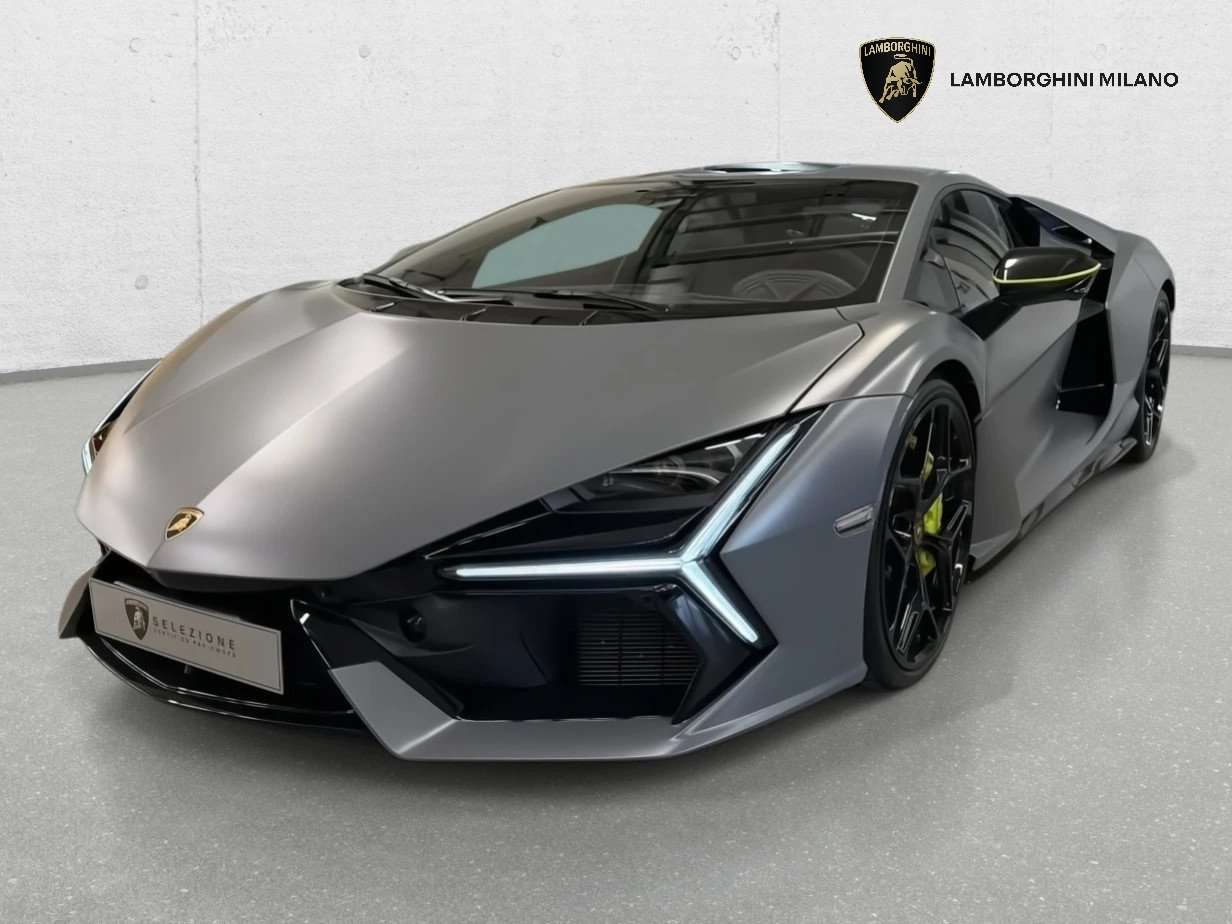 Lamborghini Revuelto