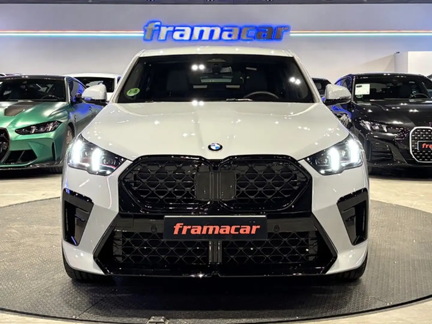 BMW X2 sDrive 18dA Gris - 2